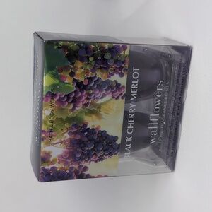 NWT - Bath & Body Works Black Cherry Merlot Wallflower Refills (2-pack)